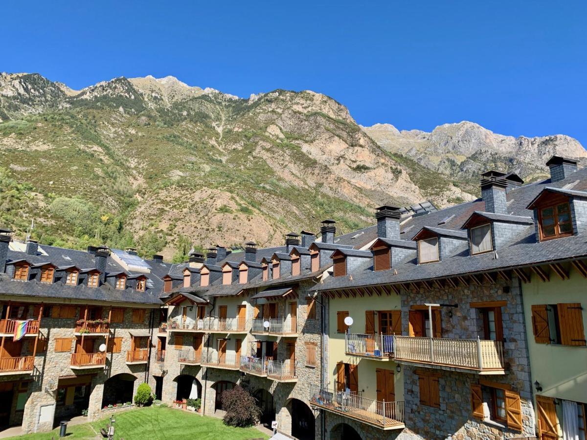 Апартаменти Bpirineos-La Borda Бенаске Екстер'єр фото